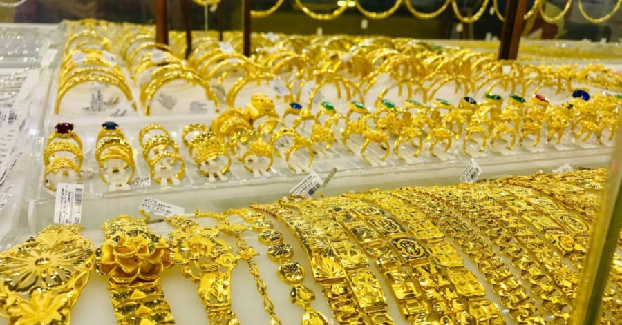 Sáng ngày 21/5, giá vàng miếng các thương hiệu lớn như SJC, DOJI, PNJ… giữ nguyên mức giá mua vào 116,8 triệu đồng/lượng và bán ra 119,3 triệu đồng/lượng – ngang bằng với cuối ngày 20/5