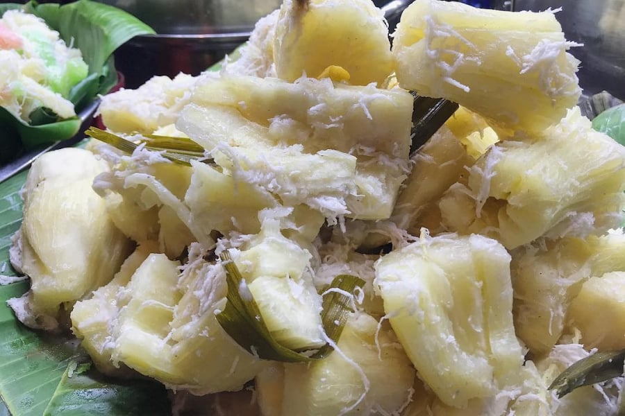 Một vài củ khoai lang luộc nóng hổi vào buổi sáng vừa dân dã, vừa no bụng mà không ngán.