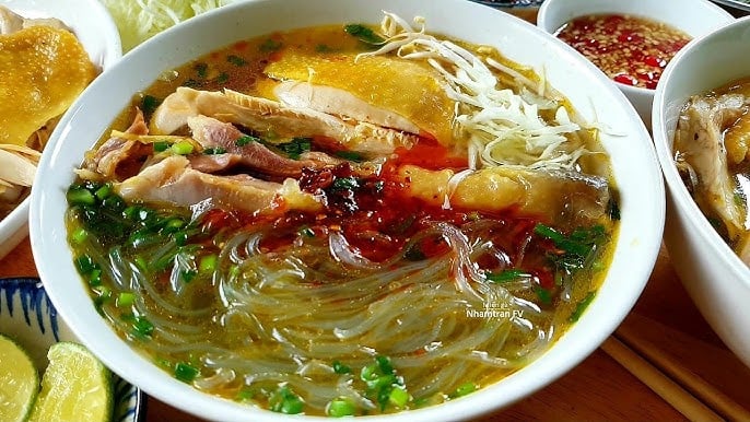 Miến chan nước