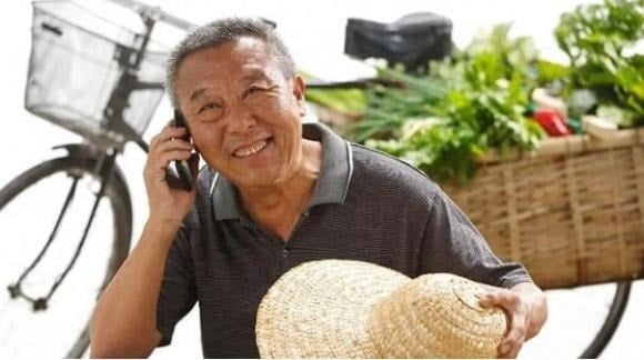 Khi người bạn đời đã ra đi và con cái không thể ở bên cạnh hoặc quá bận rộn, việc duy trì mối quan hệ thân thiện với hàng xóm là rất quan trọng.