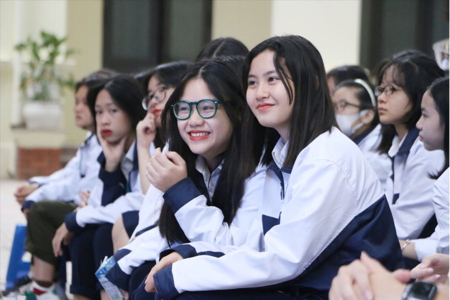 5 ngành học khối C rất dễ xin việc, mới ra trường lương đã cao