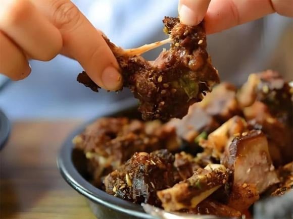 Thịt là nguồn cung cấp protein và chất béo quan trọng. 