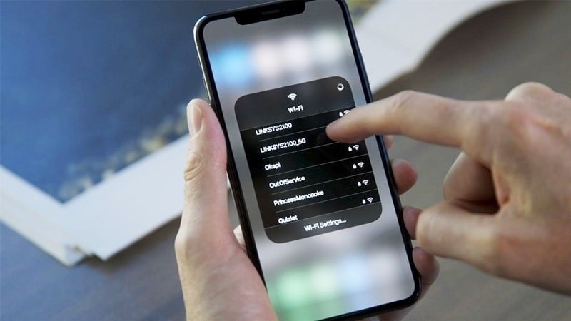 Facebook có một tính năng hữu ích giúp người dùng dễ dàng tìm kiếm các mạng Wi-Fi miễn phí gần đó.