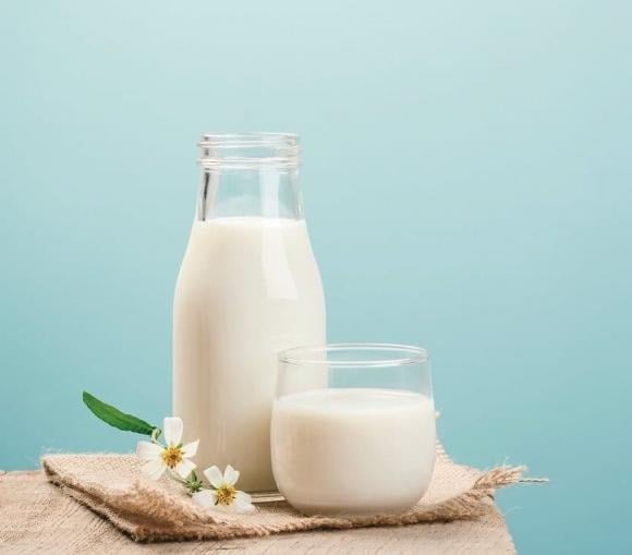 Siêu thị thường xuyên tổ chức các chương trình giảm giá hoặc khuyến mãi mua 1 tặng 1 cho các sản phẩm sữa.