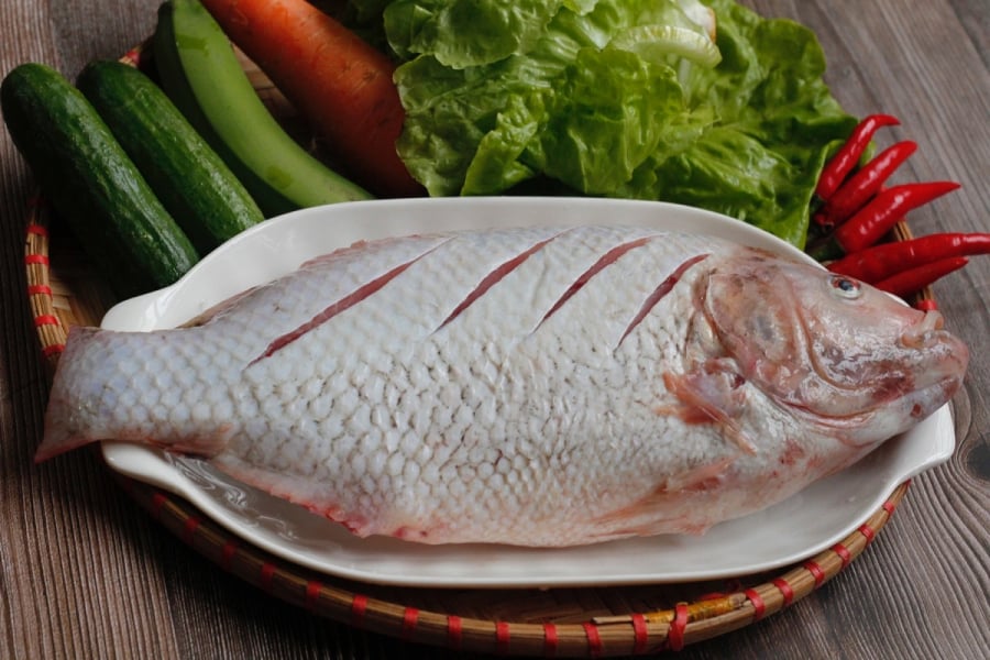 Nước muối ấm là hỗn hợp giữa nước ấm vừa phải và một lượng nhỏ muối tinh