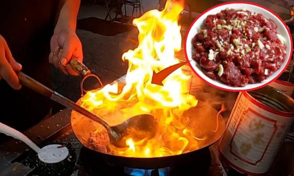 Nên xào thịt với lửa lớn