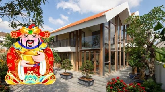 Căn nhà có cửa chính đón ánh sáng tự nhiên, không bị che khuất bởi cây cối hoặc các công trình cao tầng là một dấu hiệu phong thủy tốt.