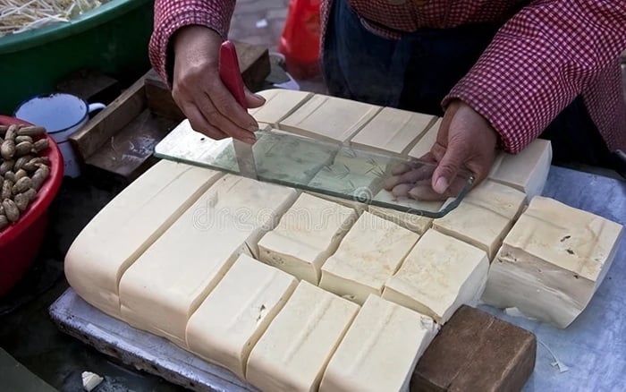 Mua đậu phụ nên chọn miếng “ngoài rìa” hay “ở giữa”? Tưởng dễ mà 90% làm sai