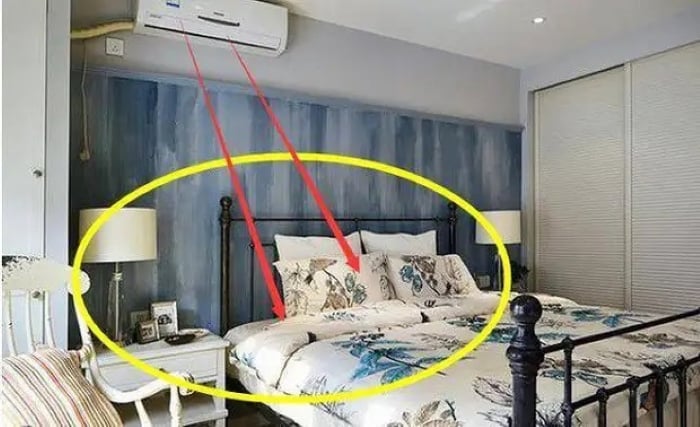 Không đặt điều hòa ở đầu giường dễ ảnh hưởng đến sức khỏe và giấc ngủ. (Ảnh minh họa)