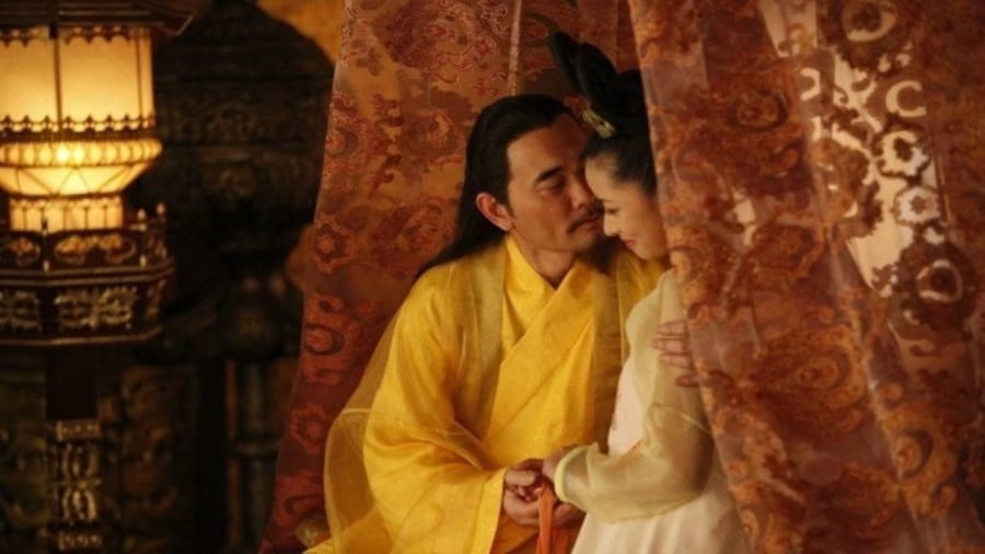 Thêm vào đó, khi đã trở thành phi tần, họ không có tự do di chuyển như người bình thường.