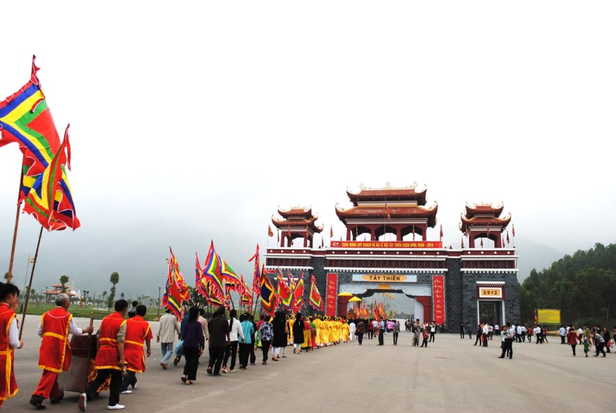 Mỗi năm, lễ hội Tây Thiên diễn ra vào ngày 15-17/2 (âm lịch), thu hút đông đảo du khách thập phương.