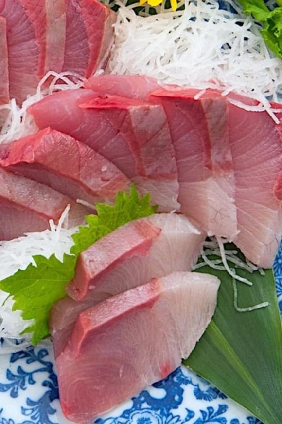 Cá cam có tốc độ tăng trưởng nhanh, có thể đạt trọng lượng khoảng 3kg chỉ sau 18 tháng nuôi.