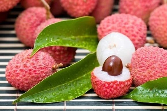 Để bảo quản vải thiều được lâu, khâu chọn mua ban đầu đóng vai trò rất quan trọng.