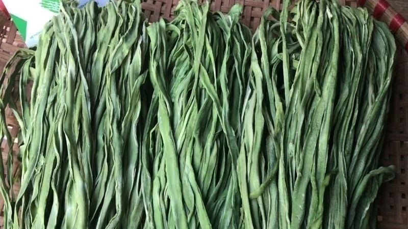Rau tiến vua, còn gọi là Mountain Jelly Vegetable, rau công sôi, rau cần biển, rau câu hay rau cần khô tùy theo từng vùng miền, là một loại rau quý giàu dinh dưỡng.