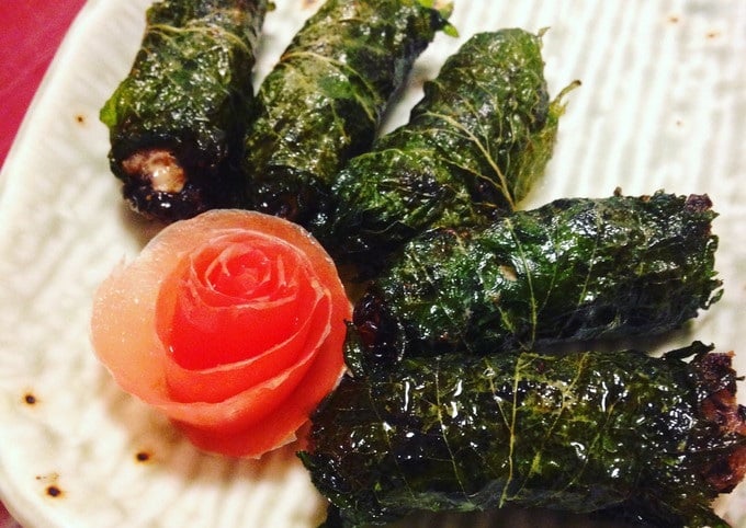 Chả tía tô (chả lá tía tô) là món ăn đơn giản và thơm ngon, rất thích hợp làm bữa sáng hoặc bữa phụ.