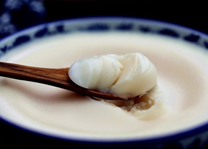 Một điều khiến nhiều chị em ngại chiên mỡ là mùi mỡ bám đầy tóc tai, quần áo