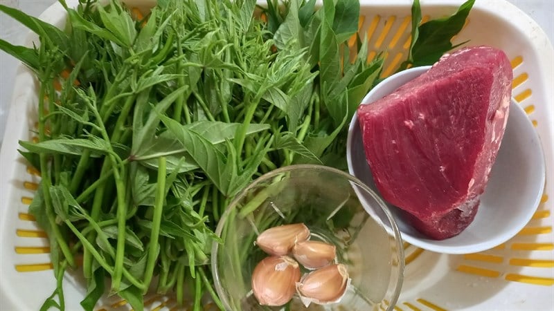 Nguyên liệu làm món rau lang xào thịt bò