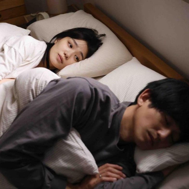 Đàn ông không còn quan tâm đến cảm xúc của vợ rất dễ có các mối quan hệ bên ngoài.