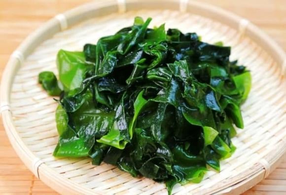 Rong biển từ lâu đã trở thành nguyên liệu quen thuộc trong bữa ăn hằng ngày của người dân Okinawa.