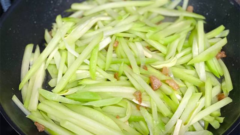 Susu xào tóp mỡ