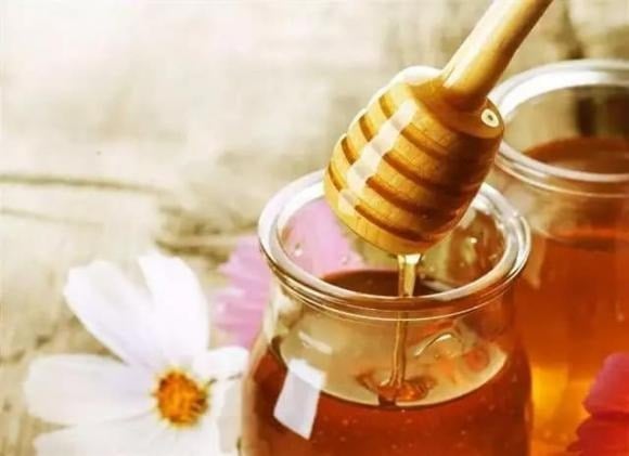 Vào mùa đông, thời tiết hanh khô dễ gây khô họng, ho hoặc cảm giác nóng trong.