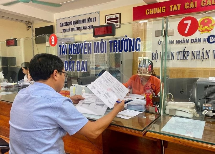 Tổ chức trong nước, tổ chức tôn giáo, tổ chức có chức năng ngoại giao, tổ chức kinh tế có vốn đầu tư nước ngoài, người gốc Việt Nam định cư ở nước ngoài được lựa chọn nộp tại Bộ phận Một cửa, hoặc Văn phòng đăng ký đất đai.