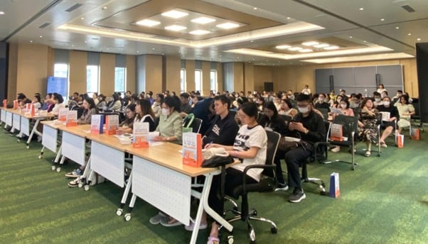 PM NextG Cal tại hội thảo tiền sản BVĐK Hồng Ngọc.