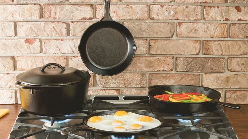 Dụng cụ nhà bếp bằng gang không nên rửa bằng nước rửa chén