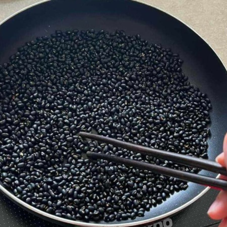 Ngâm xong rồi rang hạt