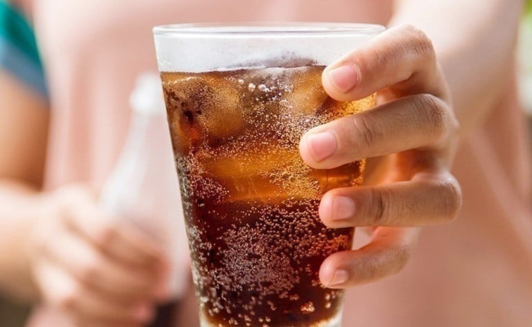 Nước uống gây hại gan thận