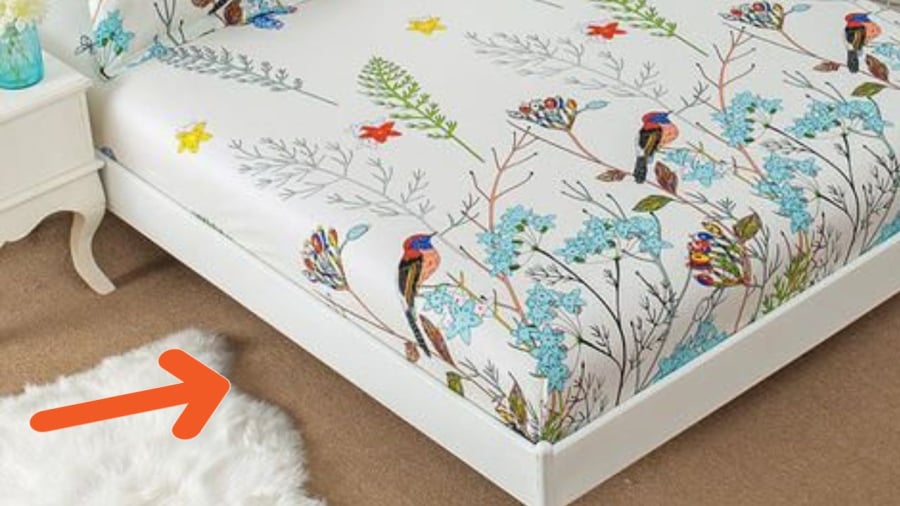 Gầm giường là nơi cần sạch sẽ thông thoáng tránh để đồ linh tinh