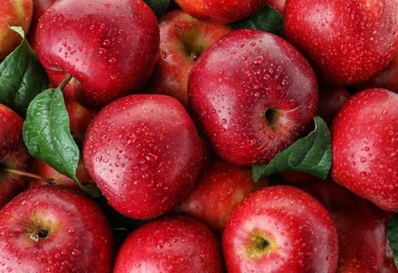Táo là loại trái cây quen thuộc, dễ ăn và đặc biệt thích hợp trong thời kỳ kinh nguyệt.