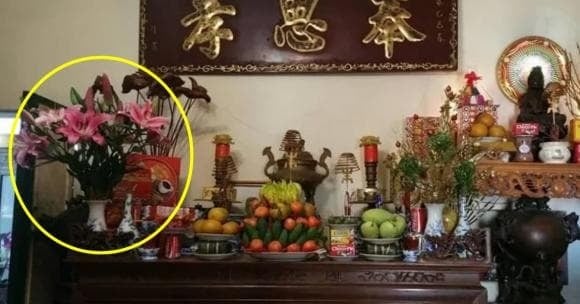 Theo quan niệm phong thủy, bàn thờ không chỉ là không gian kết nối giữa con người và thế giới tâm linh mà còn tác động trực tiếp đến vận khí của cả gia đình.