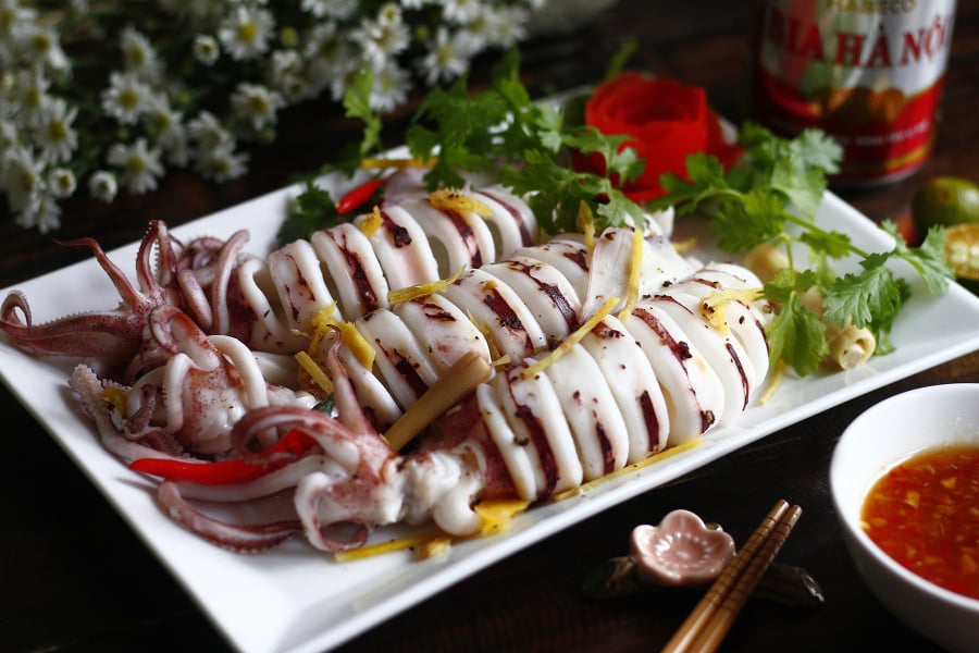 Cách hấp mực tươi ngon