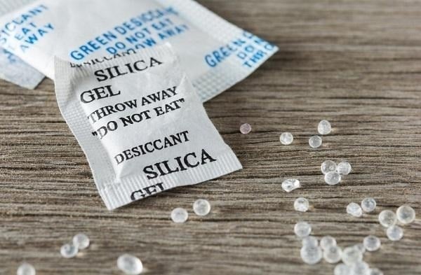 Trong cuộc sống hiện đại, điện thoại gần như là vật bất ly thân, và việc vô tình làm rơi xuống nước là sự cố dễ gặp. Khi đó, điều quan trọng nhất là xử lý nhanh chóng để giảm thiểu hư hại.
