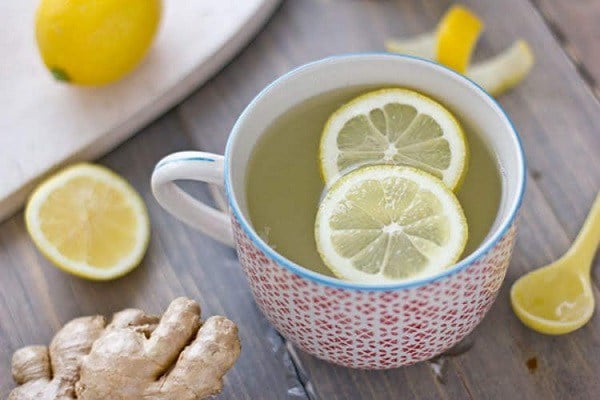 Nước chanh ấm thanh lọc cơ thể giúp đốt cháy mỡ thừa
