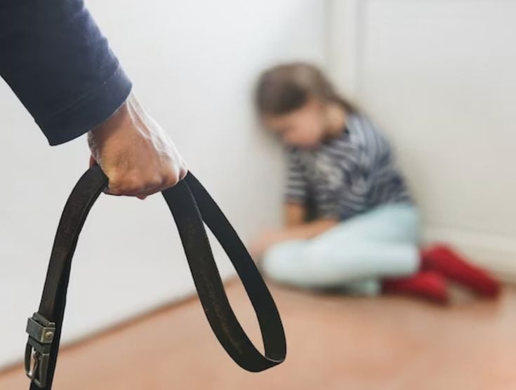 Cha mẹ cần tránh việc bắt con hoàn toàn nghe lời