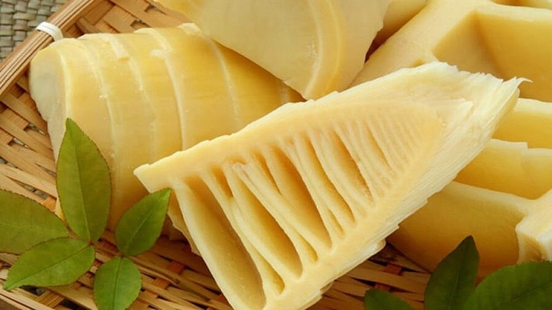 Măng chứa lượng chất xơ cực cao, vượt trội hơn nhiều loại rau quen thuộc khác như rau muống, cải bó xôi hay rau dền