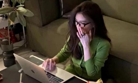 Trái lại, người có EQ cao thường chia sẻ thành tựu một cách tinh tế – bằng lời lẽ khiêm nhường, có điểm dừng, và thường gắn kèm với câu chuyện nỗ lực phía sau.
