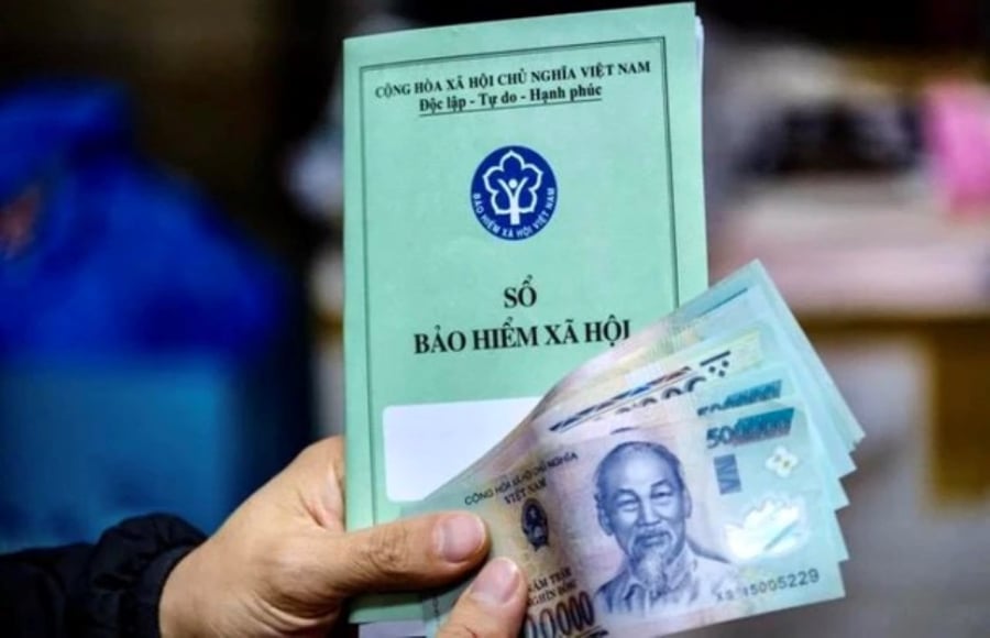 Trường hợp lao động nam có thời gian đóng BHXH từ đủ 15 năm đến dưới 20 năm, mức lương hưu hằng tháng bằng 40% mức bình quân tiền lương làm căn cứ đóng BHXH tương ứng 15 năm đóng BHXH, sau đó cứ thêm mỗi năm đóng thì tính thêm 1%. (Ảnh minh họa)