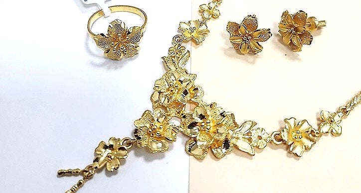 Đeo vàng mang lại tài lộc. (Ảnh minh họa)