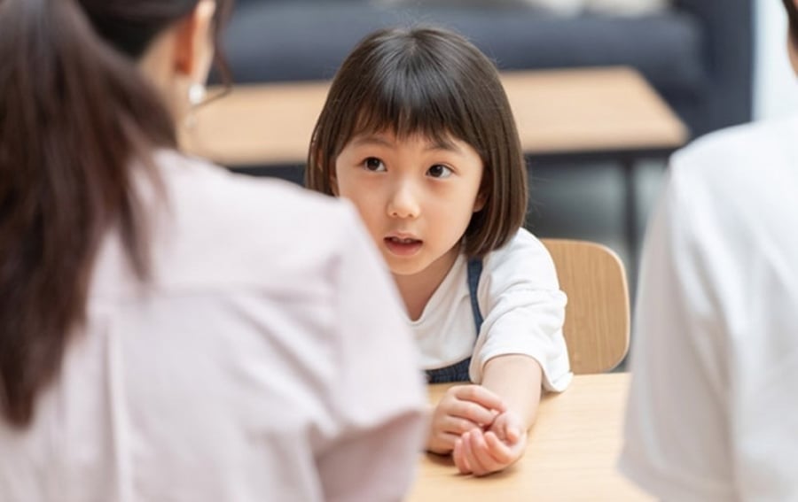 Trong sâu thẳm lòng mỗi người làm cha mẹ, ai cũng mong muốn có những đứa con hiếu thảo, biết yêu thương và sẵn sàng chăm sóc cha mẹ khi tuổi già ập đến.