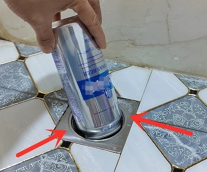 Baking soda là chất tẩy nhẹ, giúp khử mùi và làm sạch hiệu quả.    