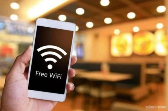 WiFi thường được sử dụng trong nhà, văn phòng hay các nơi công cộng vì có kết nối ổn định, tốc độ cao và không tính theo dung lượng.