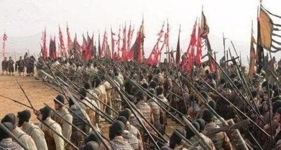 Trong một số trường hợp nghiêm trọng hơn, có những ghi chép cho thấy các đội quân cổ đại còn khuyến khích binh sĩ chiếm đoạt phụ nữ trong các cuộc tấn công hoặc chinh phạt như một hình thức “thưởng nóng” để kích thích tinh thần chiến đấu.