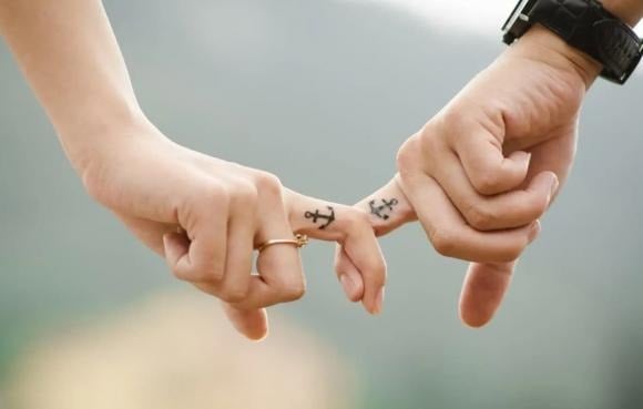 Sự do dự đó khiến người chồng không cảm thấy áp lực hay trách nhiệm, còn mối quan hệ sai trái kia thì tiếp tục kéo dài.