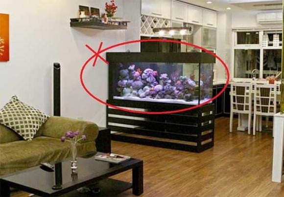 Vàng mã là vật phẩm mang tính tượng trưng trong các nghi lễ cúng tế, nhằm bày tỏ lòng tưởng nhớ đối với người đã khuất.