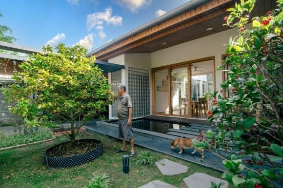 Một ngôi nhà thiếu ánh sáng tự nhiên thường mang lại cảm giác u ám, ẩm thấp, tạo điều kiện cho vi khuẩn và nấm mốc phát triển. 