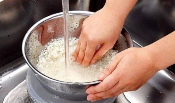 Về mặt dinh dưỡng, tinh bột chỉ bắt đầu hấp thụ nước và “gelatin hóa” khi nhiệt độ vượt ngưỡng 60°C. 