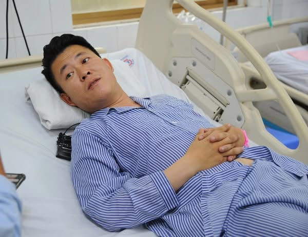 anh Đặng Anh Tuấn (36 tuổi, trú tại Hà Nội), người may mắn sống sót trong vụ chìm tàu